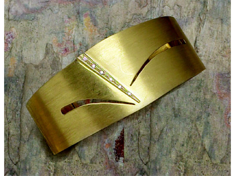 Appraisal: CUFF BRACELET WITH DIAMONDS k yellow gold with satin matte