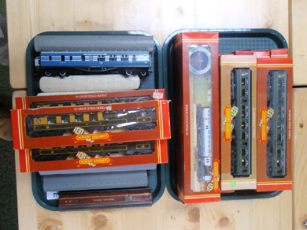 Appraisal: A selection of gauge carriages some boxed