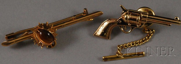 Appraisal: Two Gold Jewelry Items an kt gold and tiger's-eye brooch