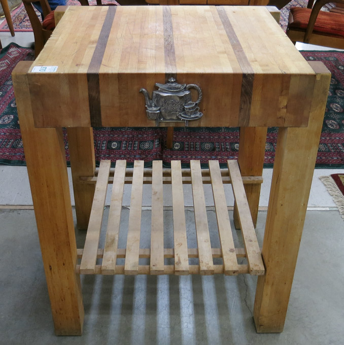 Appraisal: MAPLE BUTCHER BLOCK TABLE recent having a rectangular maple and