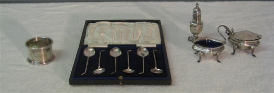 Appraisal: Set of six silver tea-spoons the handles in the form