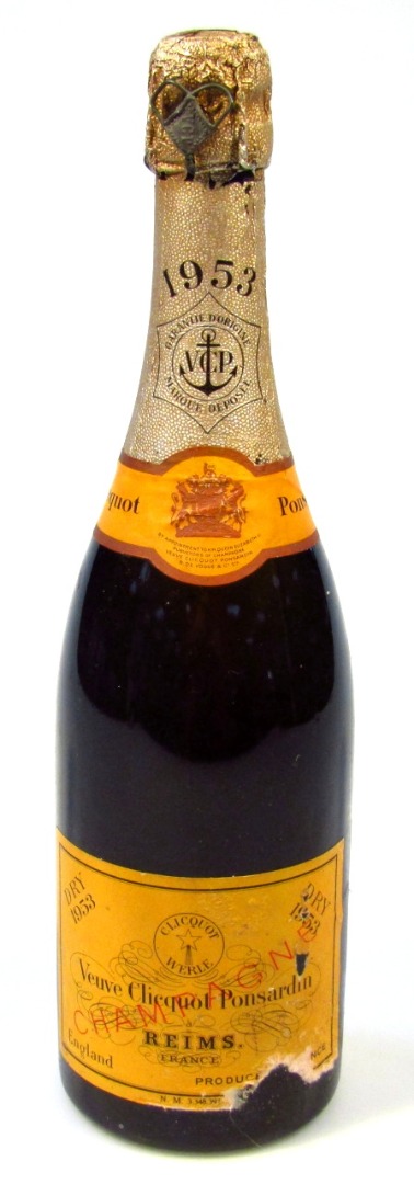 Appraisal: A bottle of Veuve Clicquot Ponsardin A Reims dry champagne