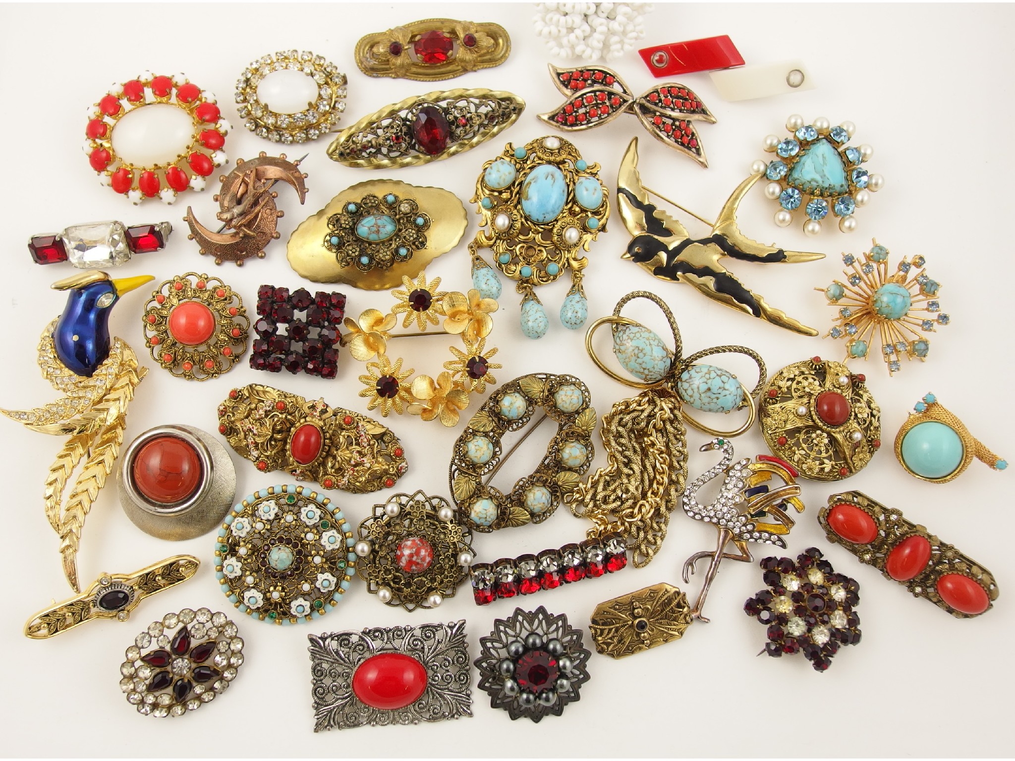 Appraisal: A collection of vintage costume jewellery to include Czech glass