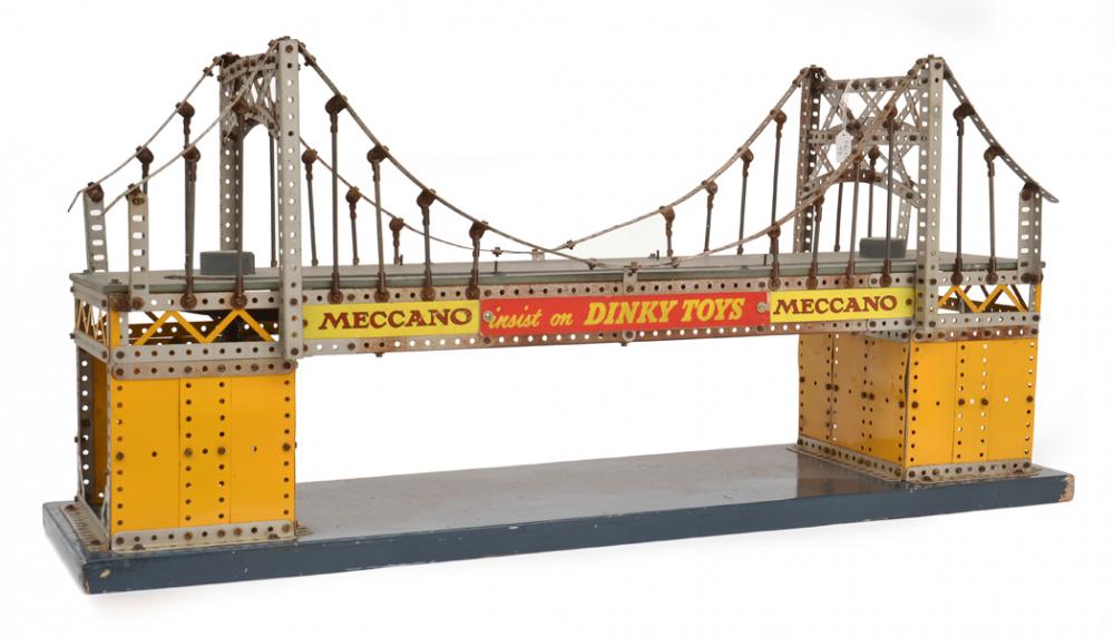 Appraisal: A MECCANO FACTORY-BUILT ELECTRICALLY-OPERATED RETAIL DISPLAY MODEL A MECCANO FACTORY-BUILT