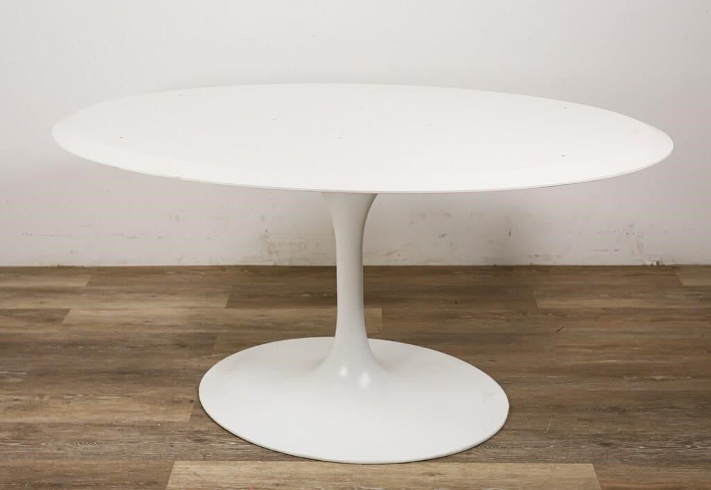 Appraisal: EERO SAARINEN STYLE TULIP FORM DINING TABLETulip form dining table