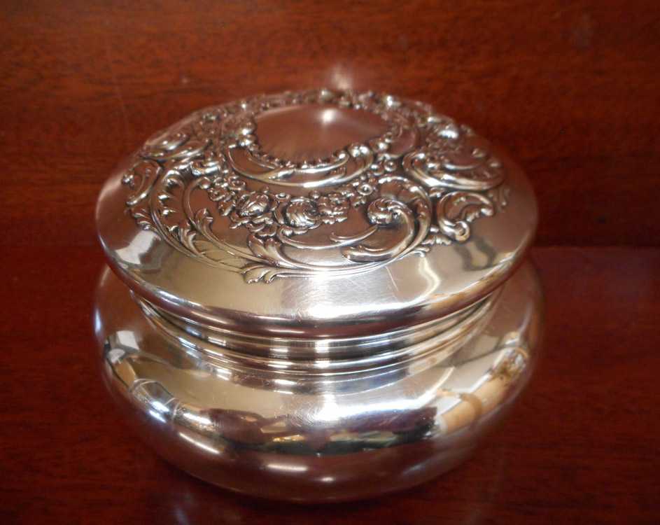 Appraisal: GORHAM STERLING SILVER ROUND DRESSER BOX with fitted lid having