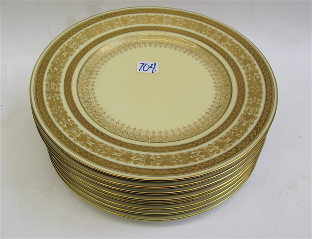 Appraisal: SET OF EIGHT BAVARIAN PORCELAIN DINNER PLATES inches dia the