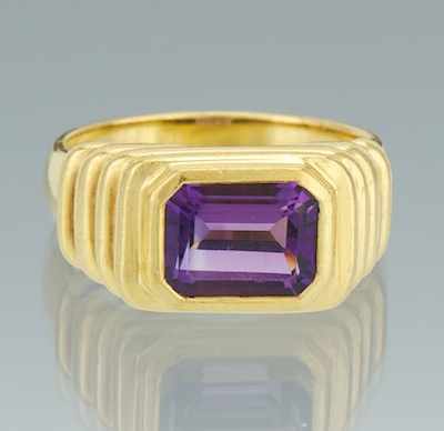 Appraisal: An k Gold and Amethyst Ring k yellow gold ring