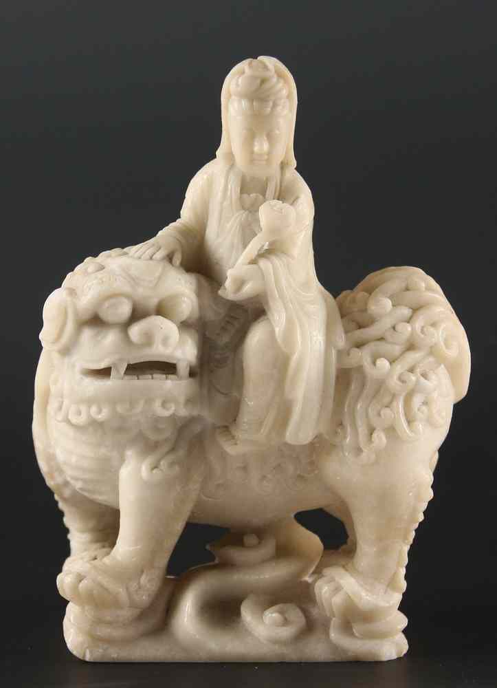 Appraisal: CHINESE MABLE SCULPTURE - th c Chinese White Marble Sculpture