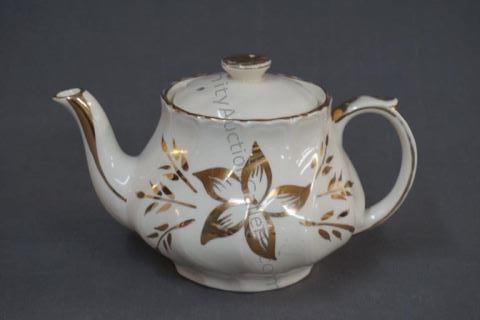 Appraisal: Vintage Boston Made in England Teapot ca 's Mid 's-Mid