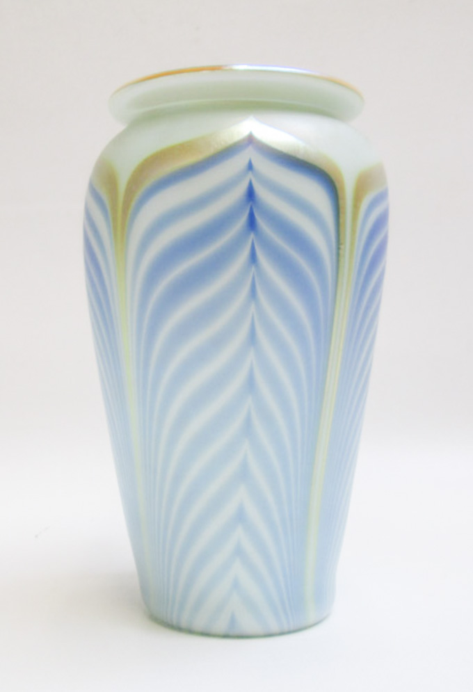 Appraisal: RICHARDSON STUDIO ART GLASS VASE having blue feather design edged