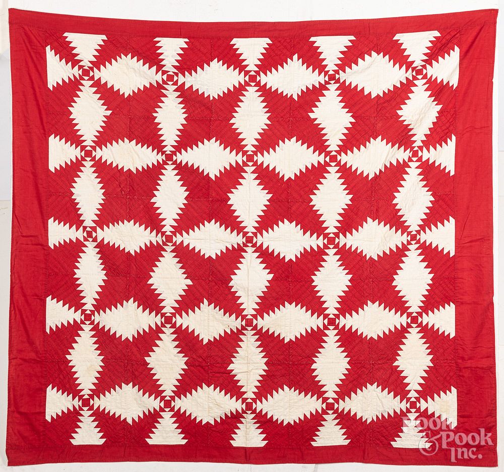 Appraisal: Pieced pineapple quilt late th c Pieced pineapple quilt late