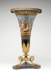 Appraisal: A Sevres th century French overglaze gilt-painted intertwined ''L'' mark