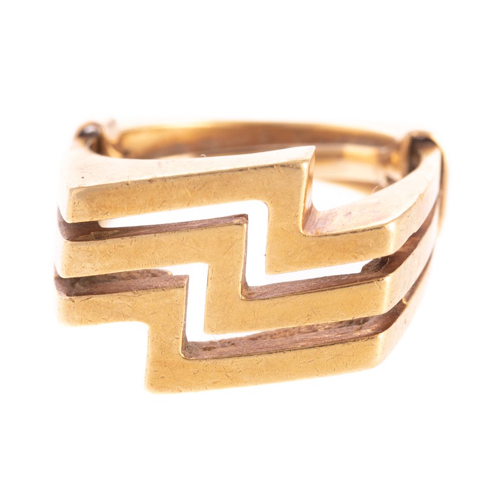 Appraisal: An K Ring with Zig-Zag Design K yellow gold ring