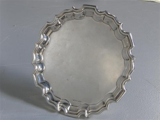 Appraisal: George V silver salver Sheffield maker mark for H L