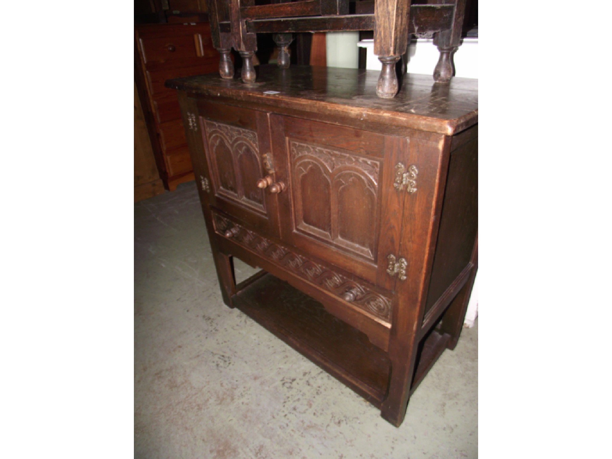 Appraisal: A small oak gateleg table with barley twist supports a