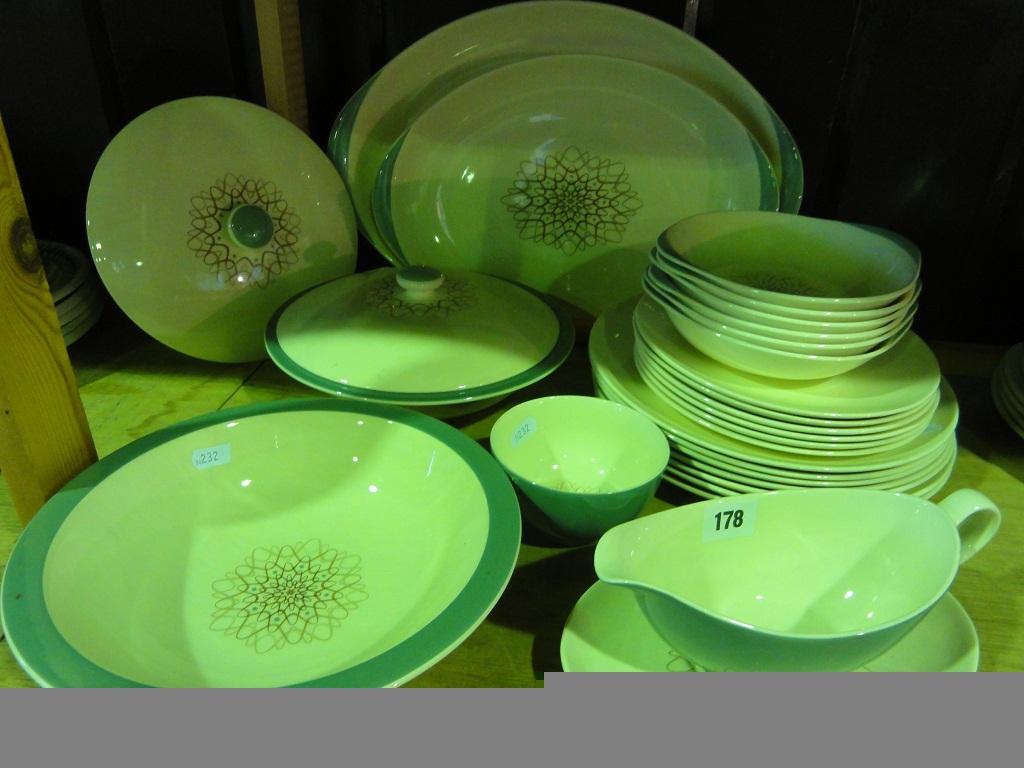 Appraisal: A quantity of Royal Doulton Desert Star pattern dinnerwares comprising