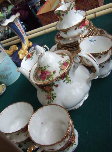 Appraisal: A Royal Albert part tea service decorated in the 'Old