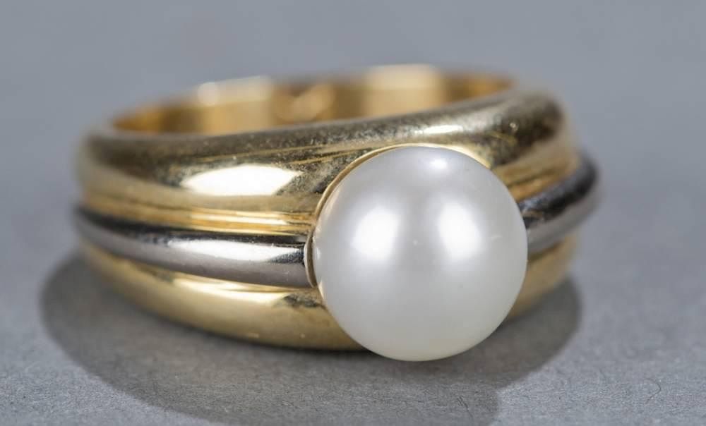 Appraisal: Pearl and kt white and yellow gold ring A white