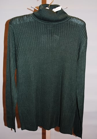 Appraisal: Neiman Marcus green silk ribbed turtleneck top Size L Bust