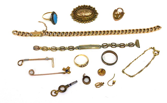 Appraisal: AN ASSORTMENT OF GOLD JEWELLERY including a Victorian carat gold