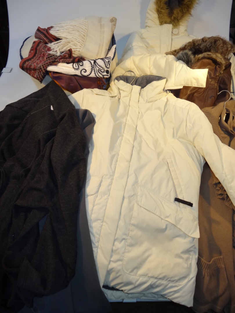 Appraisal: Various ladies clothing modern etc to include a Helly Hansen