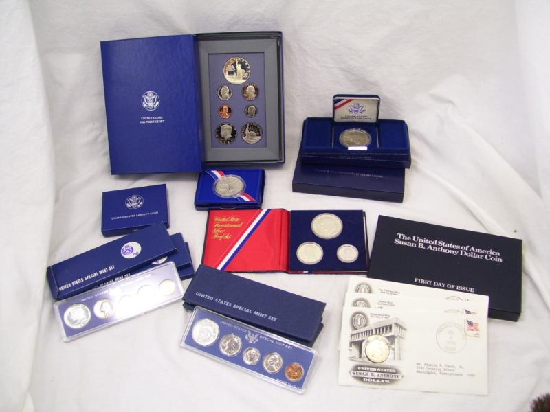 Appraisal: Commemorative Coins and Mint Sets Includes prestige Set US Constitution