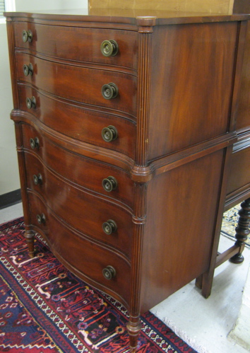 Appraisal: SIX-PIECE FEDERAL STYLE MAHOGANY BEDROOM SET Drexel Furniture Co mid