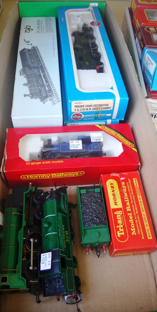 Appraisal: Two Airfix gauge locomotives class Diesel BR green livery and