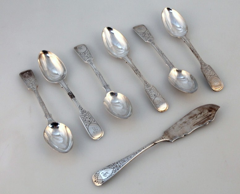 Appraisal: A set of six George V silver teaspoons and a