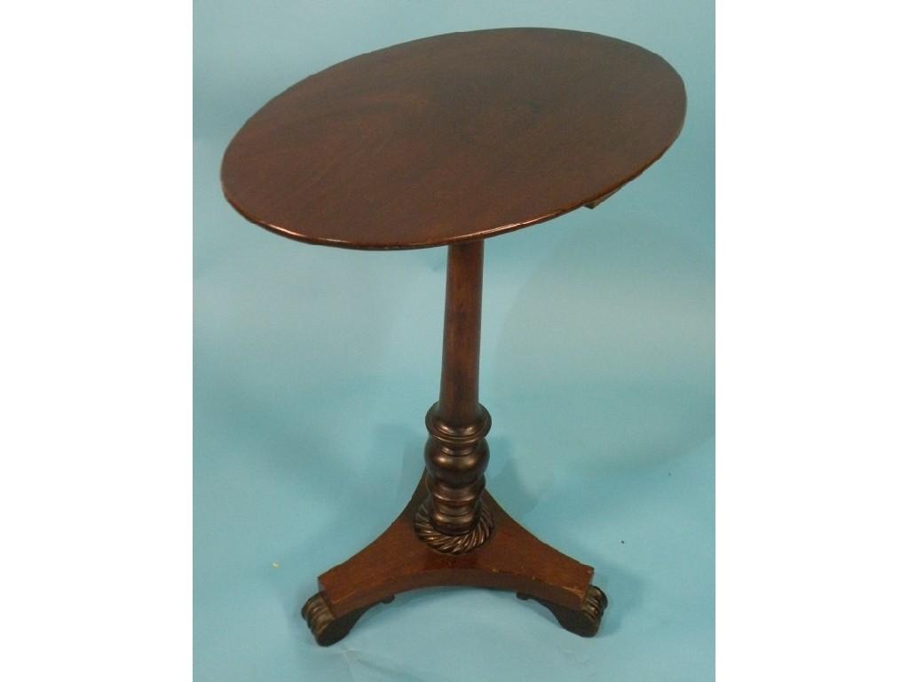 Appraisal: A thC mahogany occasional table the oval top on a