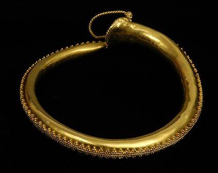 Appraisal: GOLD GRANULATED HOLLOW BRACELET Missing element approx in diam Provenance