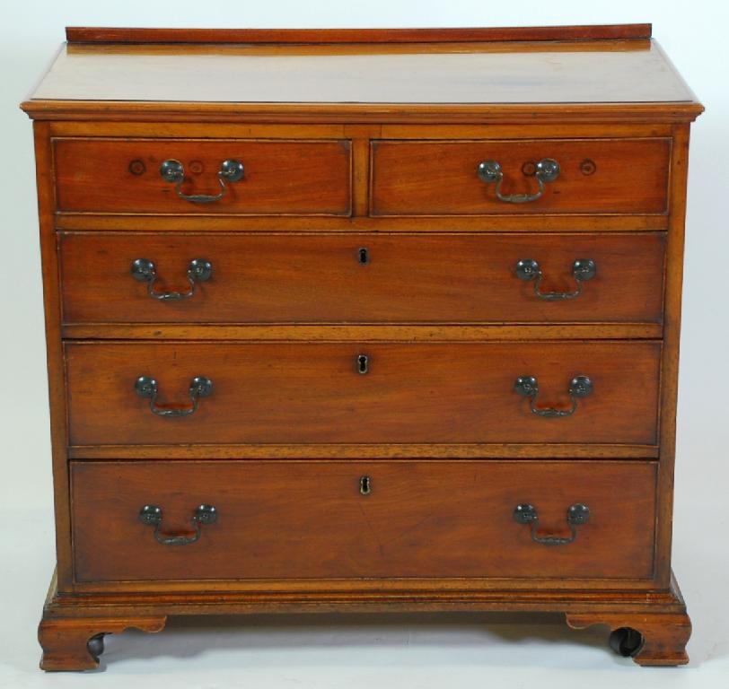 Appraisal: NINETEENTH CENTURY GEORGIAN STYLE MAHOGANY CHEST OF DRAWERS of small