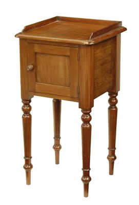 Appraisal: A Victorian mahogany bedside cupboard in cm h in cm