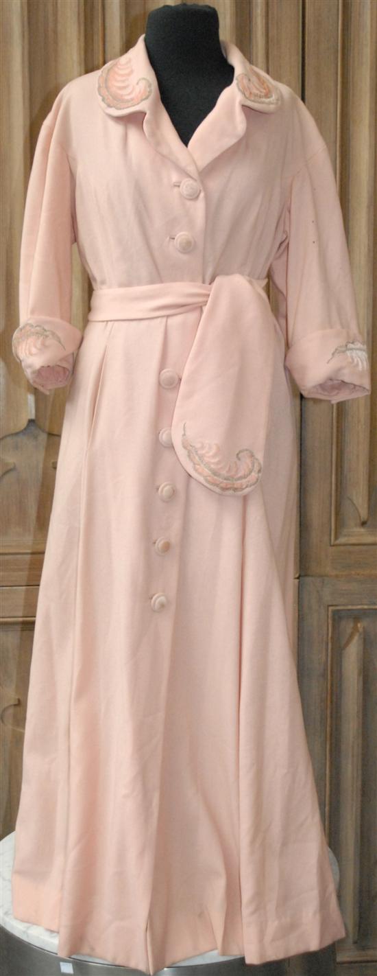 Appraisal: TEA ROSE FULL LENGTH BOUDOIR ROBE sizes avarage ladies -