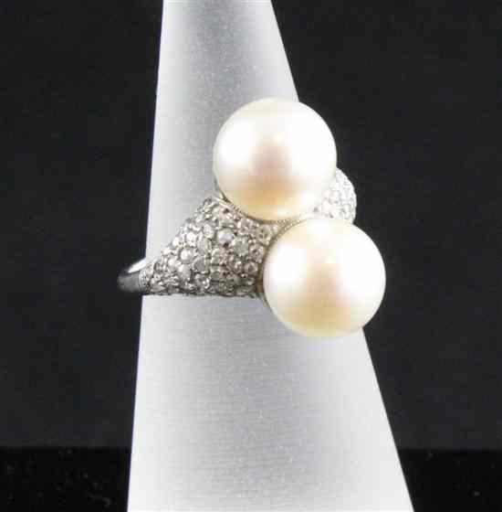 Appraisal: An ct white gold diamond and cultured pearl dress ring