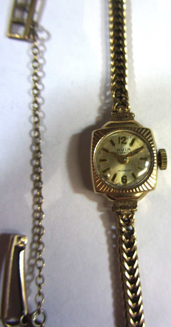 Appraisal: A ladies ct gold cased Avia wristwatch on a ct