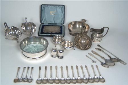 Appraisal: A collection of silver to include a card case Chester