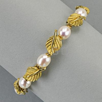 Appraisal: TIFFANY CO K YELLOW GOLD PEARL BRACELET Continuous line of