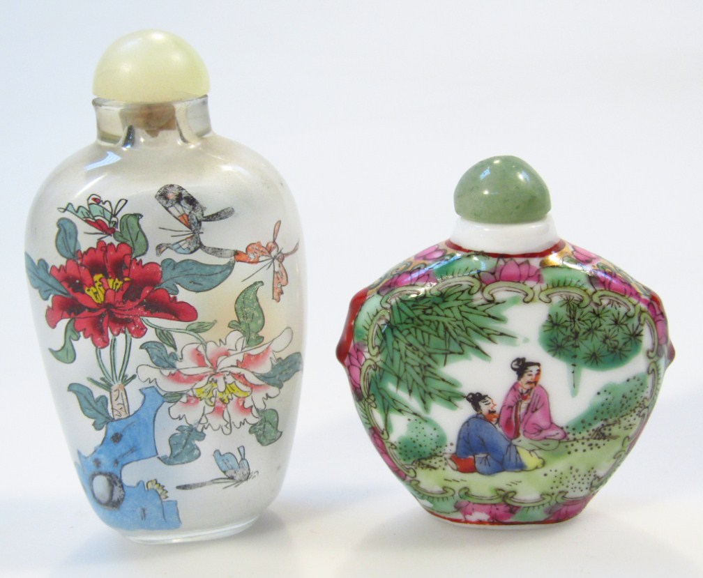 Appraisal: A Cantonese famille vert perfume bottle decorated with figures predominantly