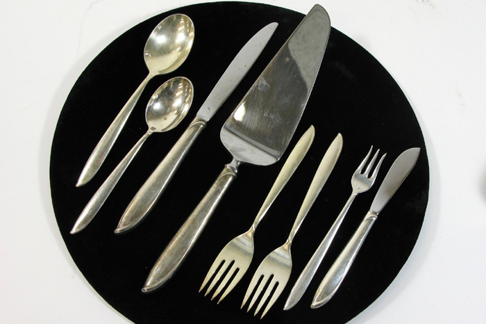 Appraisal: INTERNATIONAL STERLING SILVER FLATWARE SET pieces in the Silver Rhythm