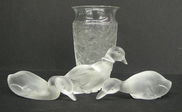 Appraisal: A Lalique frosted glass vase and three Baccarat ducklings The