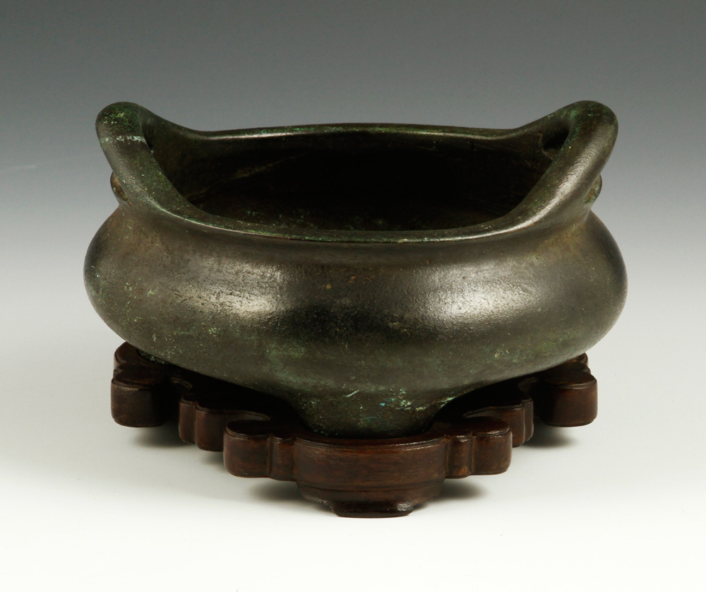 Appraisal: - Chinese th C Bronze Censer Bronze censer China th