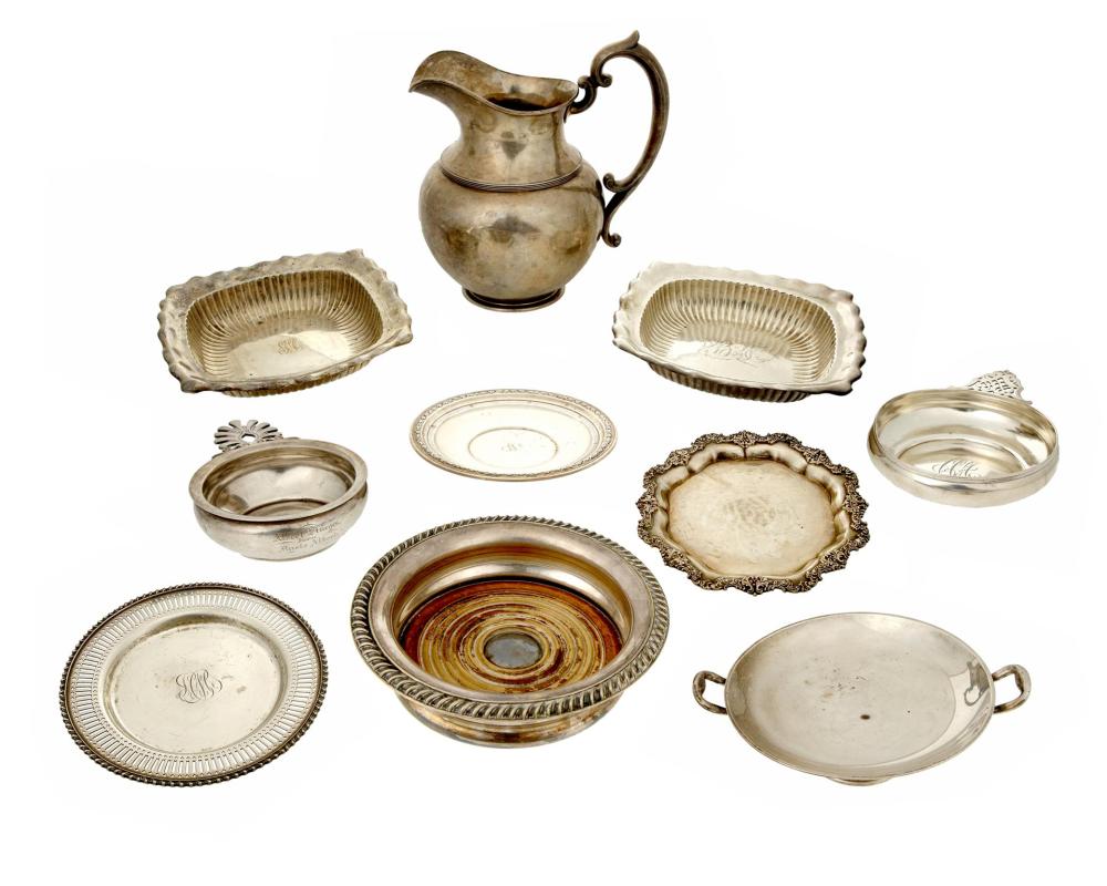 Appraisal: A GROUP OF STERLING SILVER HOLLOWAREA group of sterling silver