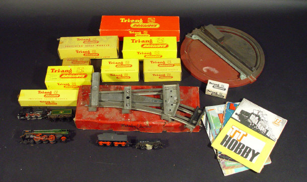 Appraisal: Collection of Tri-ang and Hornby gauge railway items including a