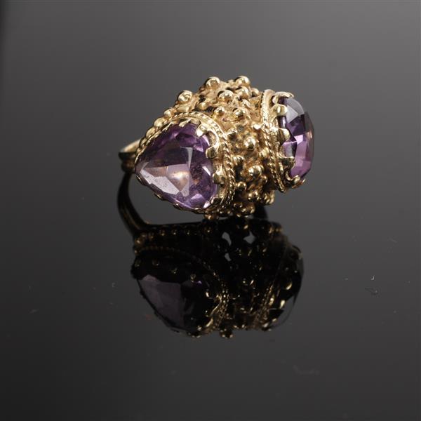 Appraisal: Antique Vintage Yellow Gold K double heart shaped Amethyst Estate