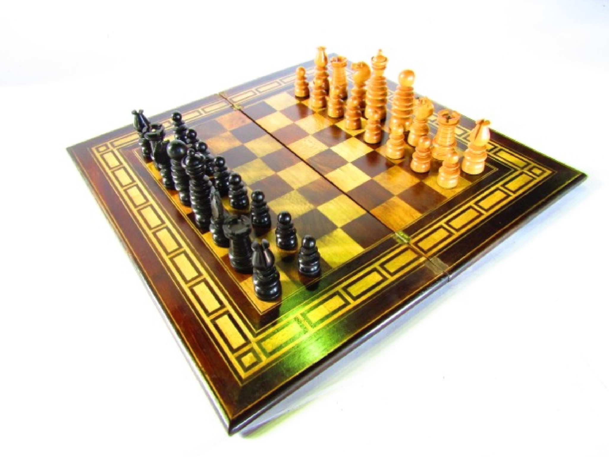 Appraisal: A good quality timber chess set complete the pieces in