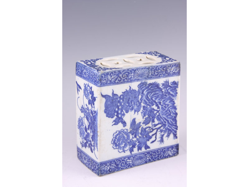 Appraisal: Chinese Export Porcelain Flower Holder th c blue and white