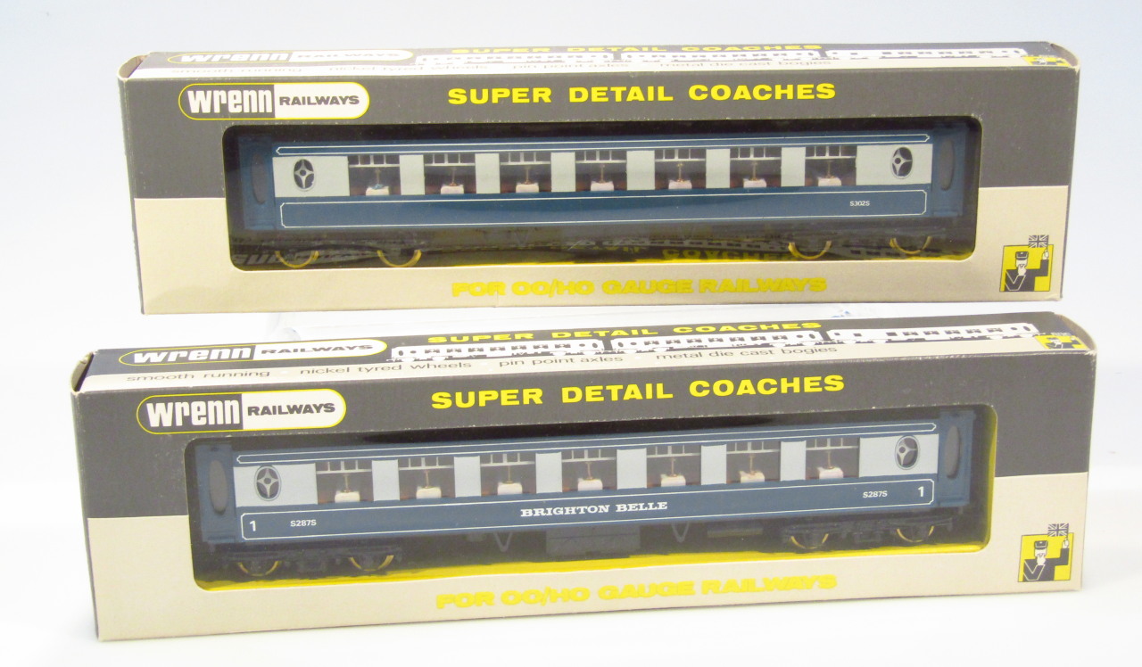 Appraisal: Two Wrenn Railways OO-HO coaches W Pullman car nd class