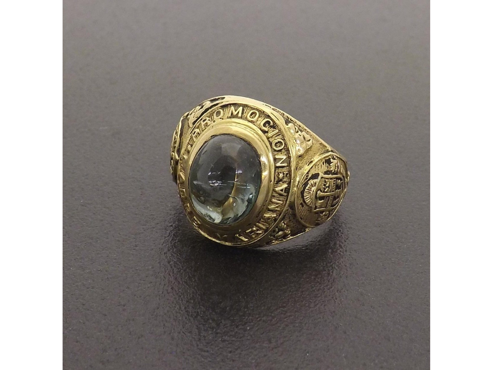 Appraisal: k Valencia College ring dated gm ring size M N